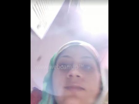 desi bhabi hairy arms