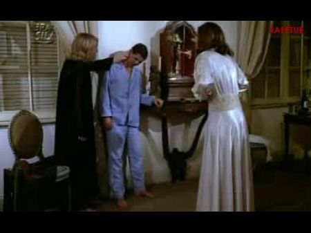 mom and daughter in nude cabina cam