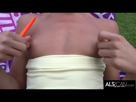 girls pussy vibrator fuck