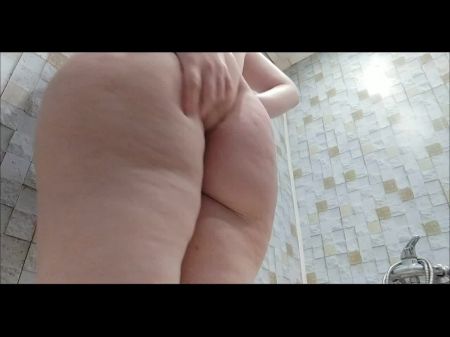 fat girl piss