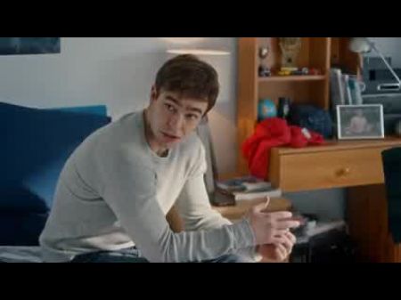 tongue kiss man woman