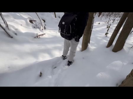 pee in snow