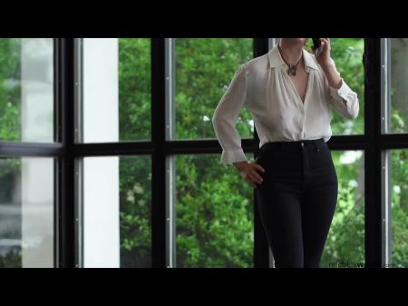 urmila matondkar braless nipple peep omg