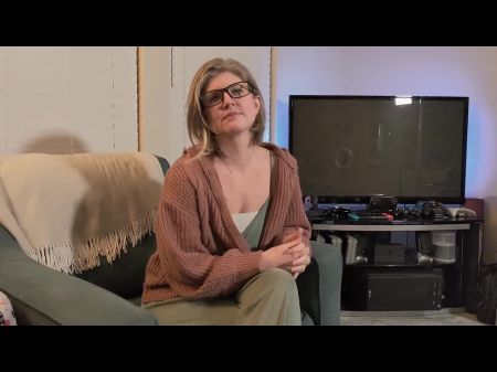 lady sucks sucks real cow tits on farm