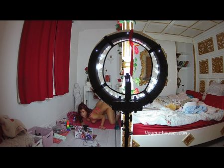leora reallifecam nude