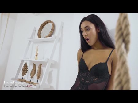 hooters girl brandi facesitting