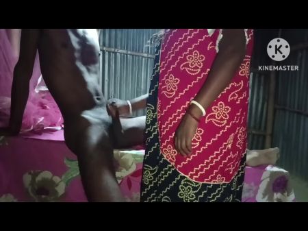 desi indian housewife boob press in saree