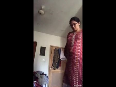 dress changing aunty shakeela