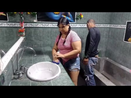 mi ermana me lebanta para chuparme la tragarse la lechita