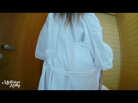 girlfriend towel drop friends