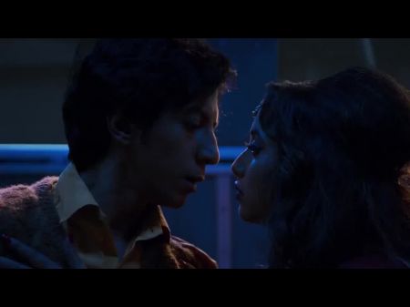 indian aunty fucked ass touch crowd bus