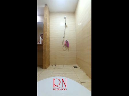 beach shower room